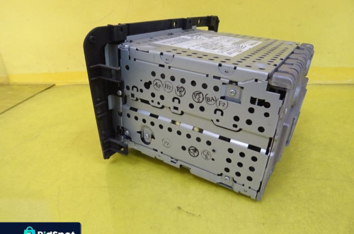 RADIO + PILOT VOLVO S60 V70 XC70 30745812-1 / 30657371-1 NR124