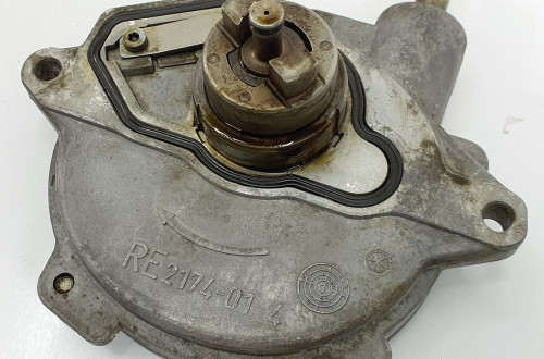 POMPA VACU VACUM MERCEDES W203 1.8 K A2712300465