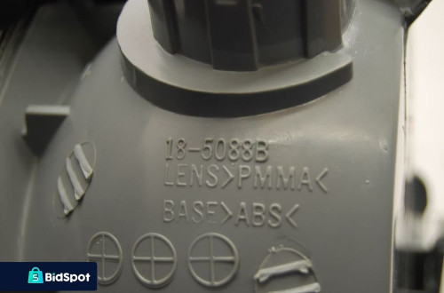 KIERUNKOWSKAZ LEWY PRZEDNI NOWY FORD ESCORT MK V MK VI TYC