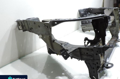 PODŁUŻNICA PRAWY PRZÓD 209 TOYOTA AVENSIS T25