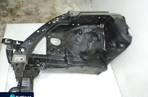 PODŁUŻNICA PRAWY PRZÓD 209 TOYOTA AVENSIS T25