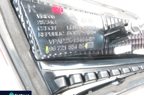LAMPA PRAWA TYLNA KLAPA CITROEN C4 II (B7) 9672155480