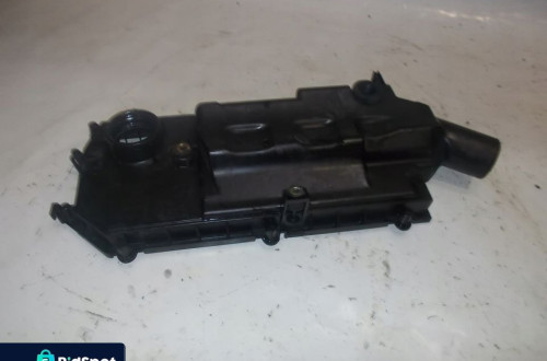 OSŁONA POKRYWA SILNIKA 1.4 BORA GOLF IV F-VAT