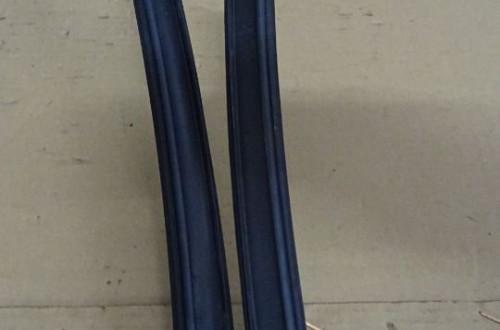 LISTWA LISTWY DACHOWE BMW E39 SEDAN LAK:MONTREALBLAU-METALILIC 297/5 NR188