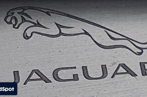 JAGUAR E-PACE X540 LISTWA ZDERZAKA PRAWA TYŁ