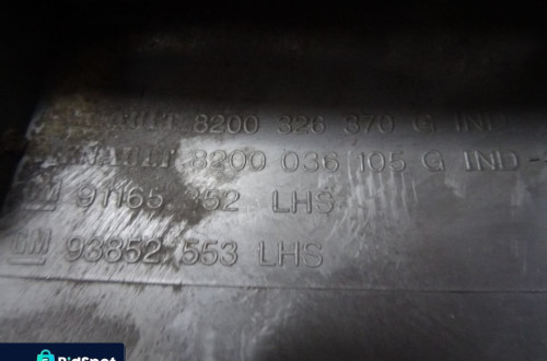 LISTWA BŁOTNIKA SŁUPKA LEWA PRZÓD NISSAN PRIMASTAR NR34
