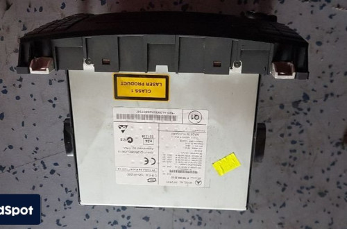 MERCEDES A KLASA W169 B KLASA W245 RADIO FABRYCZNE A1699002000