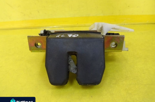 ZAMEK KLAPY BAGAŻNIKA VOLVO XC70 I KOMBI 30716331 NR187