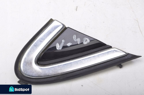 V40 II TRÓJKĄT OSŁONA BŁOTNIKA PRAWY 31416474