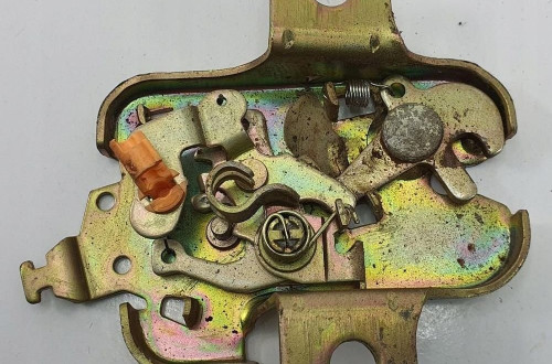 ZAMEK KLAPY TYŁ MAZDA MX-5 II NB