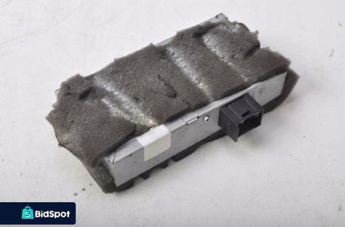 VOLVO V70 III  S80 II WZMACNIACZ RADIA 31260798