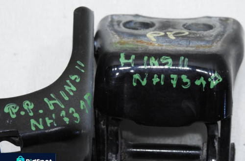 ZAWIAS ZAWIASY DRZWI PRAWY PRZÓD NH731P INSIGHT II