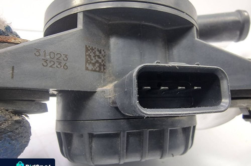 POMPA WODY TOYOTA AURIS II G9040-52010