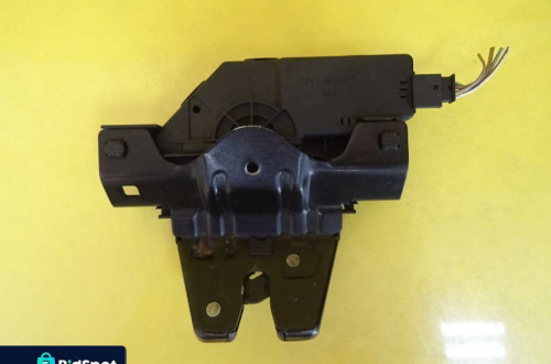 ZAMEK KLAPY BAGAŻNIKA BMW E46 E87 8196401 NR68