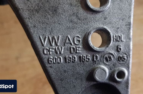 SEAT SKODA VW ŁAPA SILNIKA 6Q0199185D