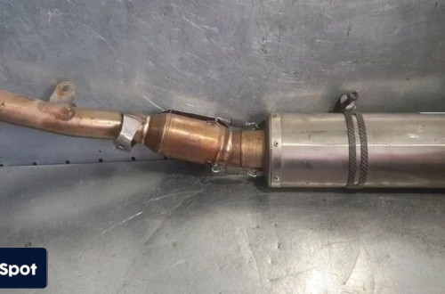Kawasaki ZZR 1400 tłumiki wydechy AKRAPOVIC kpl