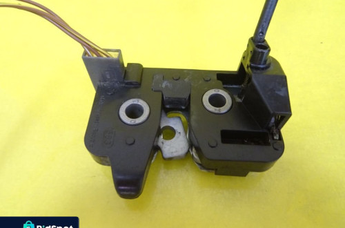 ZAMEK KLAPY BAGAŻNIKA FORD FIESTA MK6 A43102-AG NR135