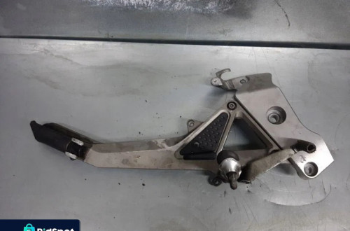 Honda CB 600 F Hornet prawy set podnóżki dźwignia