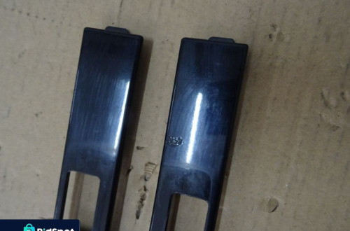 ZAŚLEPKA RELINGÓW LISTWA DACHU PEUGEOT 407 SW 04-08 NR148