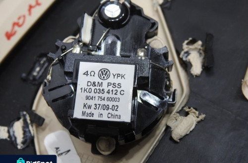 BOCZEK DRZWI PRAWY TYŁ VW GOLF VI KOMBI