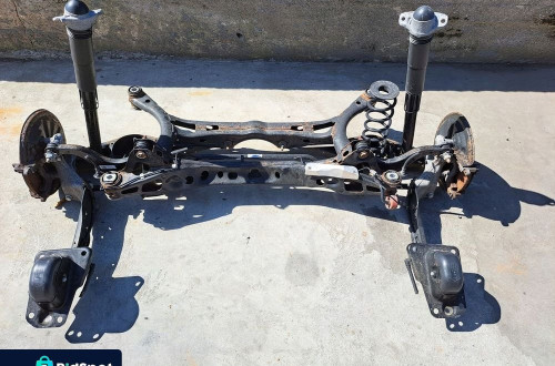 PASSAT B8 KOMBI BELKA KOMPLET ZAWIESZENIE TYŁ