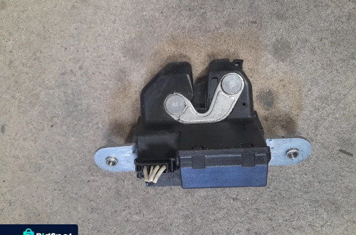 Zamek klapy bagażnika Fiat Grande Punto 55701971