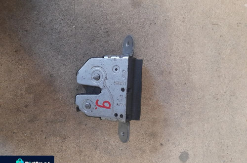 Zamek klapy bagażnika Fiat Grande Punto 55701971