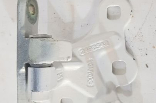 ZAWIAS DRZWI KABINY SCANIA R S 2498542