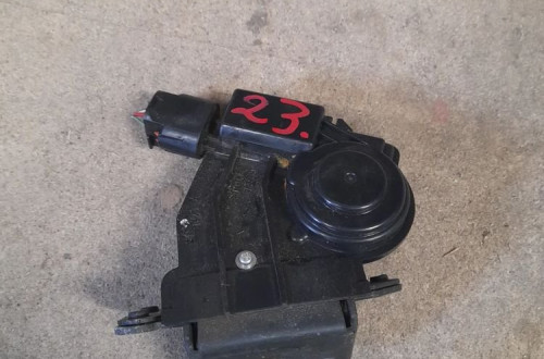 ZAMEK KLAPY TYŁ TOYOTA AVENSIS T27 09-11R KOMBI