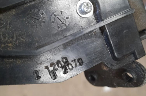 ZAMEK KLAPY TYŁ TOYOTA AVENSIS T27 09-11R KOMBI