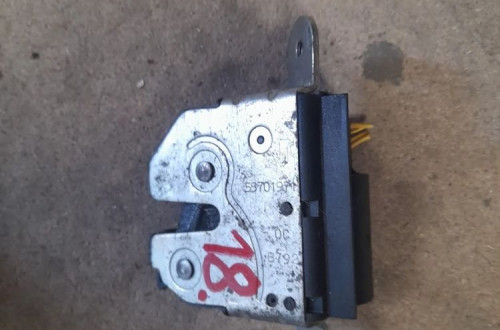 Zamek klapy bagażnika Fiat Grande Punto 55701971