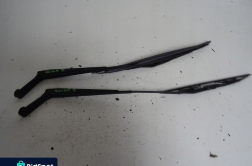 RAMIONA WYCIERACZEK OPEL AGILLA B