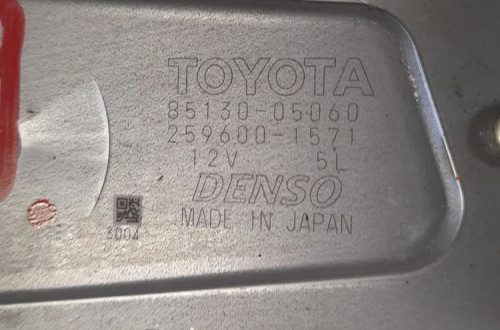 SILNICZEK WYCIERACZKI TYŁ TOYOTA AVENSIS T27 nr 85130-05060