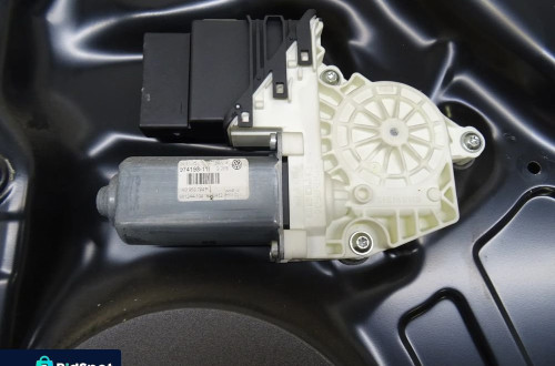 VW PASSAT B6 2.0 TDI PODNOŚNIK SZYB PRAWY TYŁ TYLNY