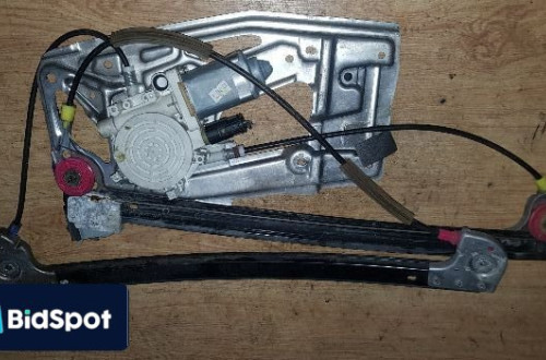 BMW E39 PODNOŚNIK SZYBY LEWY PRZÓD 8236859E
