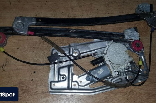 BMW E39 PODNOŚNIK SZYBY LEWY PRZÓD 8236859E