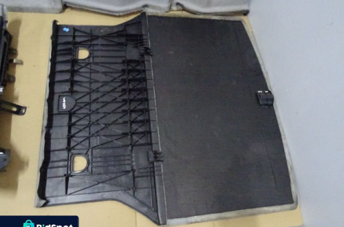 BOCZKI PODŁOGA BAGAŻNIKA MERCEDES W203 KOMBI 00-07 NR164