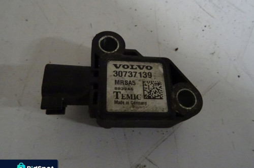 CZUJNIK UDERZENIOWY PRZÓD VOLVO V50 30737139