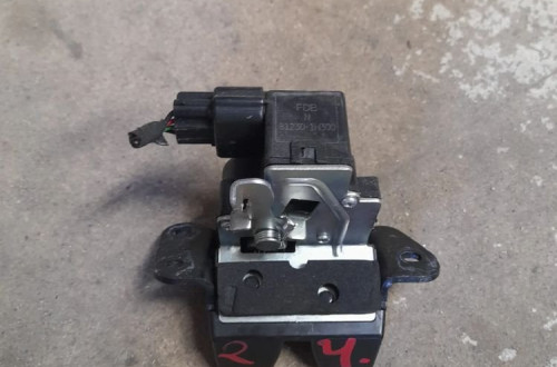Hyundai ix20 ZAMEK KLAPY BAGAŻNIKA 81230-1H000