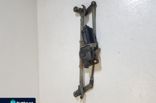 MECHANIZM WYCIERACZEK PRZÓD TOYOTA YARIS VERSO