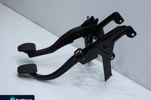 PEDAŁ PEDAŁY VOLVO S60