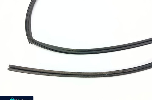 USZCZELKA SZYBY DRZWI LEWY PRZÓD TOYOTA COROLLA E12