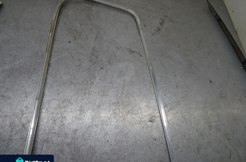 VW PASSAT B6 SEDAN 1.9 BKC LISTWA SZYBY PRAWA LEWA TYŁ TYLNA