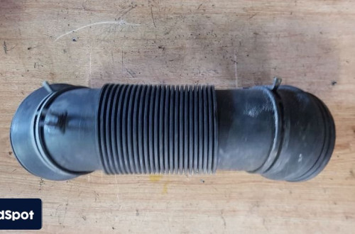AUDI SEAT SKODA VW  PRZWÓD DOLOT POWIETRZA 1K0129684L