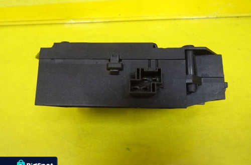 ZAMEK KLAPY BAGAŻNIKA OPEL SIGNUM VECTRA C HB5D 495072894 / 24441401 NR191