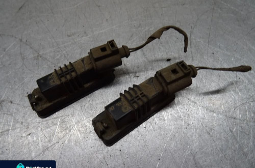 VW PASSAT B6 SEDAN 1.9 BKC LAMPA OŚWIETLENIE TABLICY REJESTRACYJNEJ