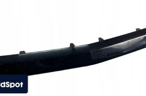 :MERCEDES 205 C-KLASA AMG ŚRODKOWA LISTWA ZDERZAKA