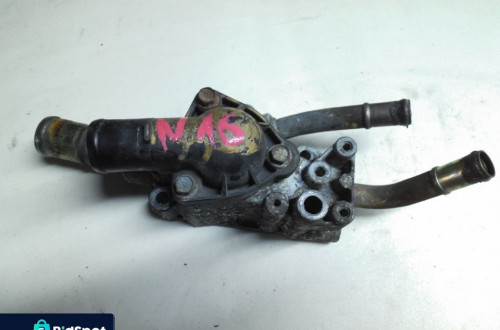 OBUDOWA TERMOSTATU NISSAN ALMERA N16 TINO 1.8 16V  130499F600 POSIADAM DWIE SZTUKI