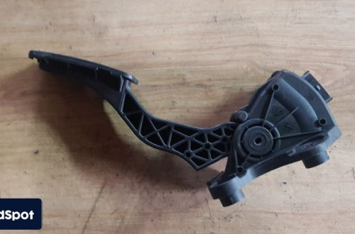 KIA CEED 06-1.6 CRDI POTENCJOMETR PEDAŁ GAZU 32700-XXXXX