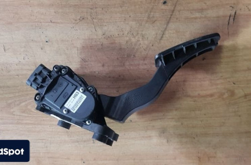 KIA CEED 06-1.6 CRDI POTENCJOMETR PEDAŁ GAZU 32700-XXXXX